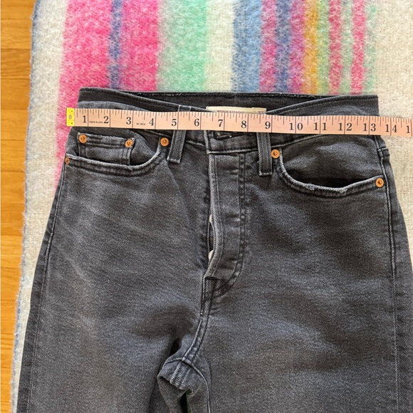 Levi’s Wedgie Straight - Picture 3 of 9